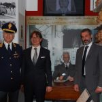 Statua Prof Salvatore OTTOLENGHI - Museo delle Cere ROMA. Nella foto il dr Gianluca GUERRISI con il Direttore del Museo delle CERE Fernando CANINI