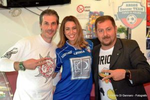 ARGOS Soccer TEAM Forze di POLIZIA, Gianluca Guerrisi e Fausto Zilli con l'attrice Martina Menichini