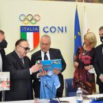 Ezio LUZZI - Il Presidente della S.S. Lazio consegna la maglia della squadra femminile - CONI